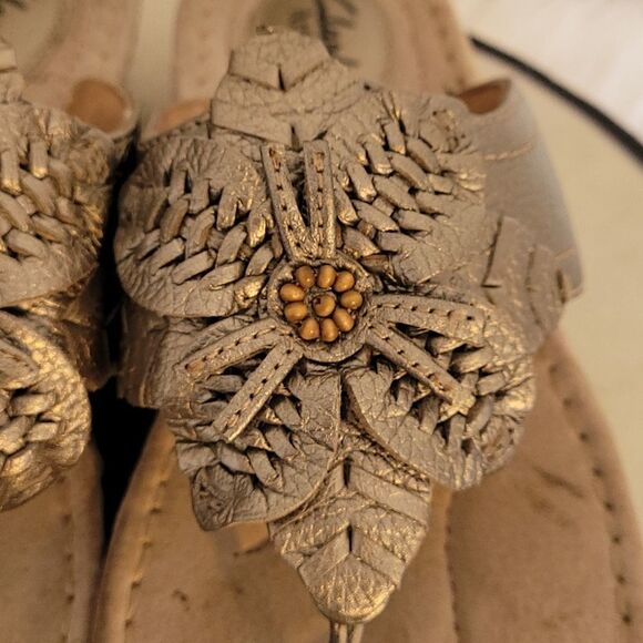 - Clark's Leather Artisian Sandals - Picture 7 of 10